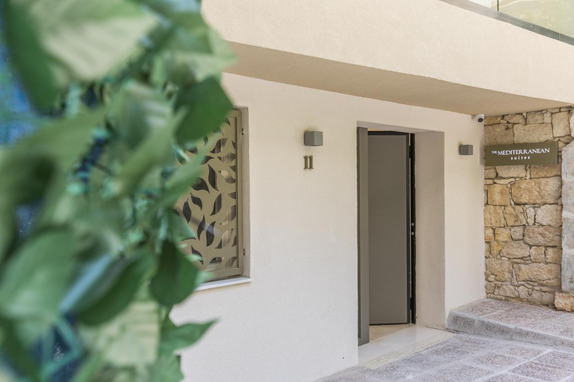 The Mediterranean Suites Piraeus Bagian luar foto