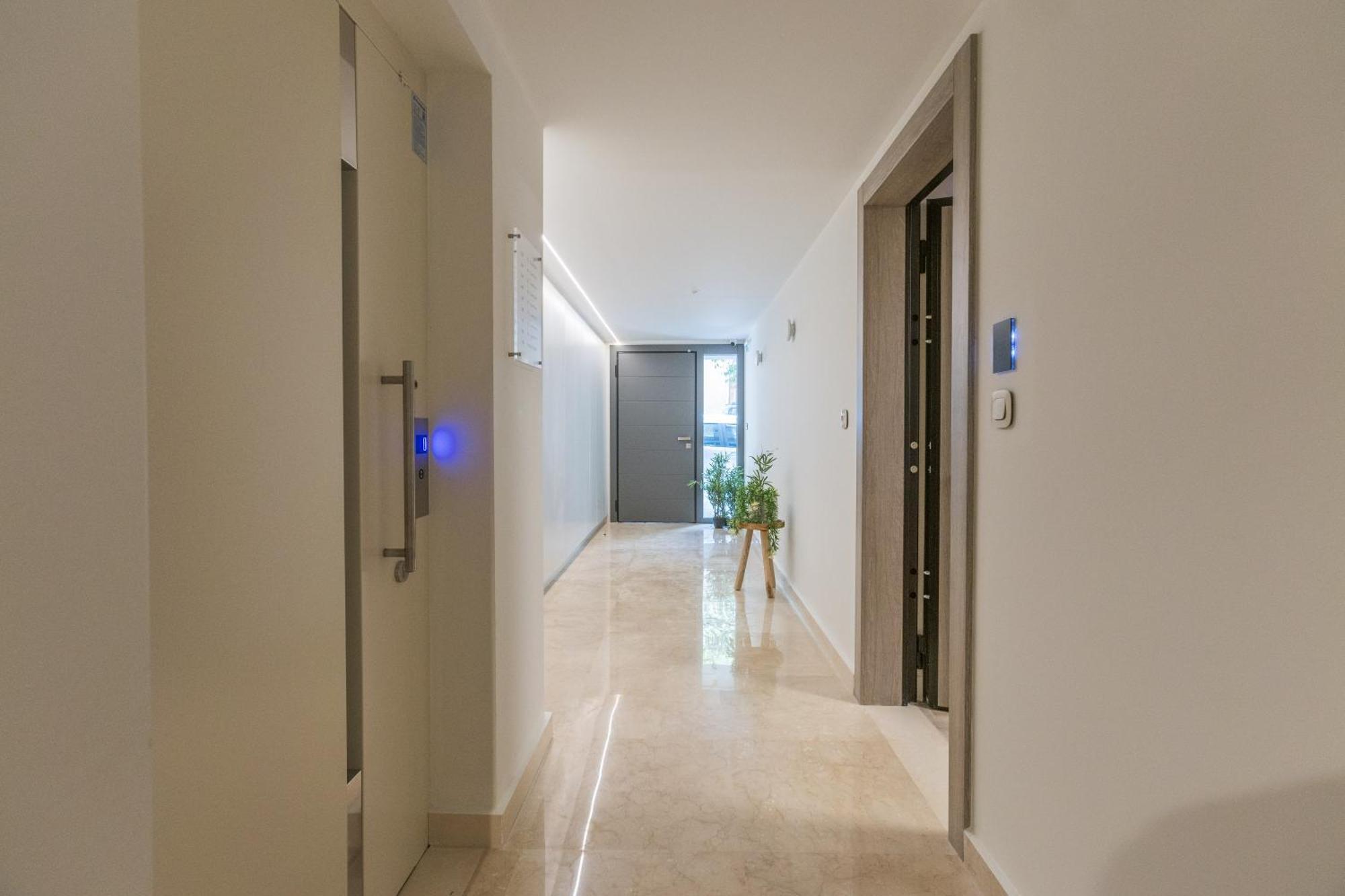 The Mediterranean Suites Piraeus Bagian luar foto