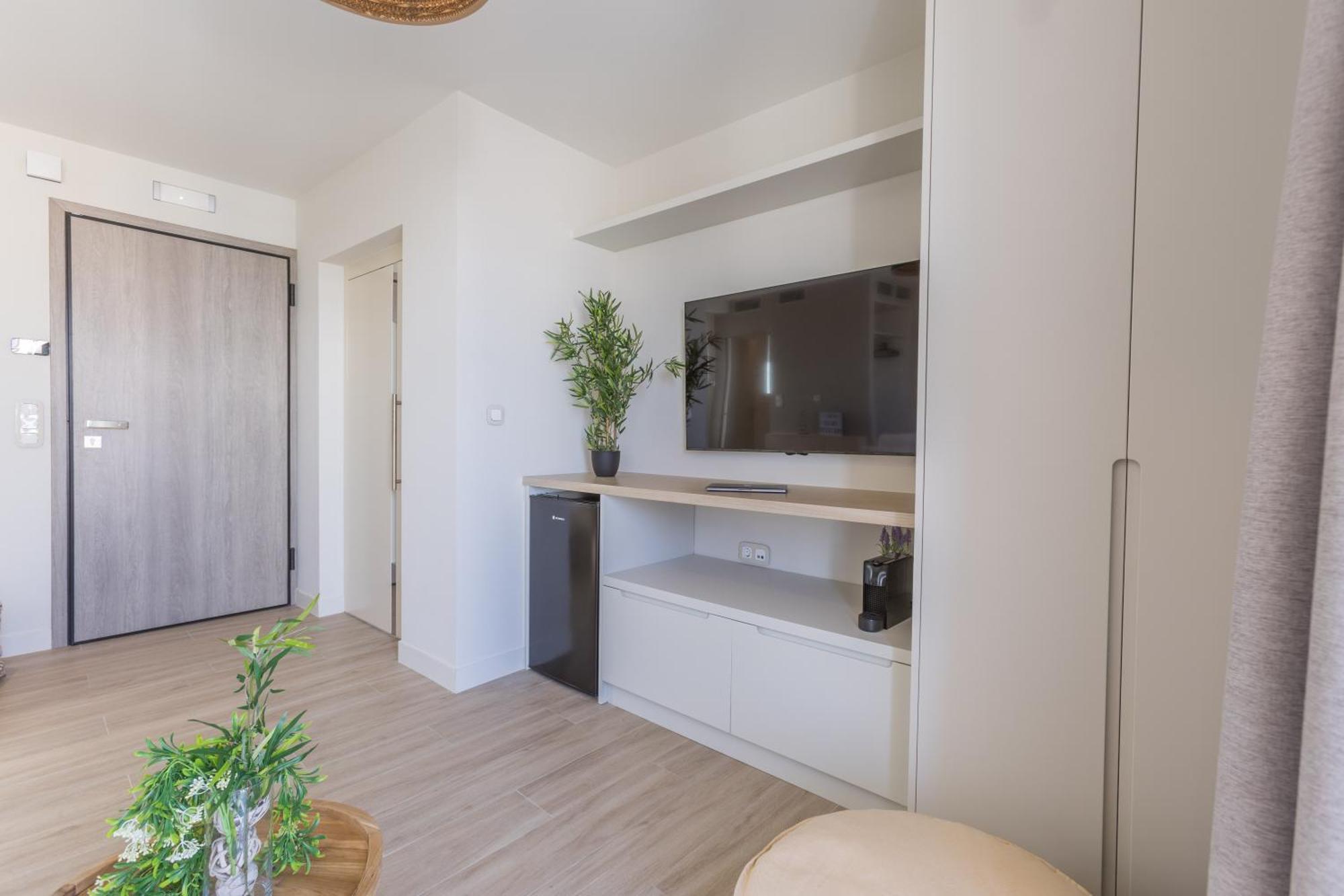 The Mediterranean Suites Piraeus Bagian luar foto