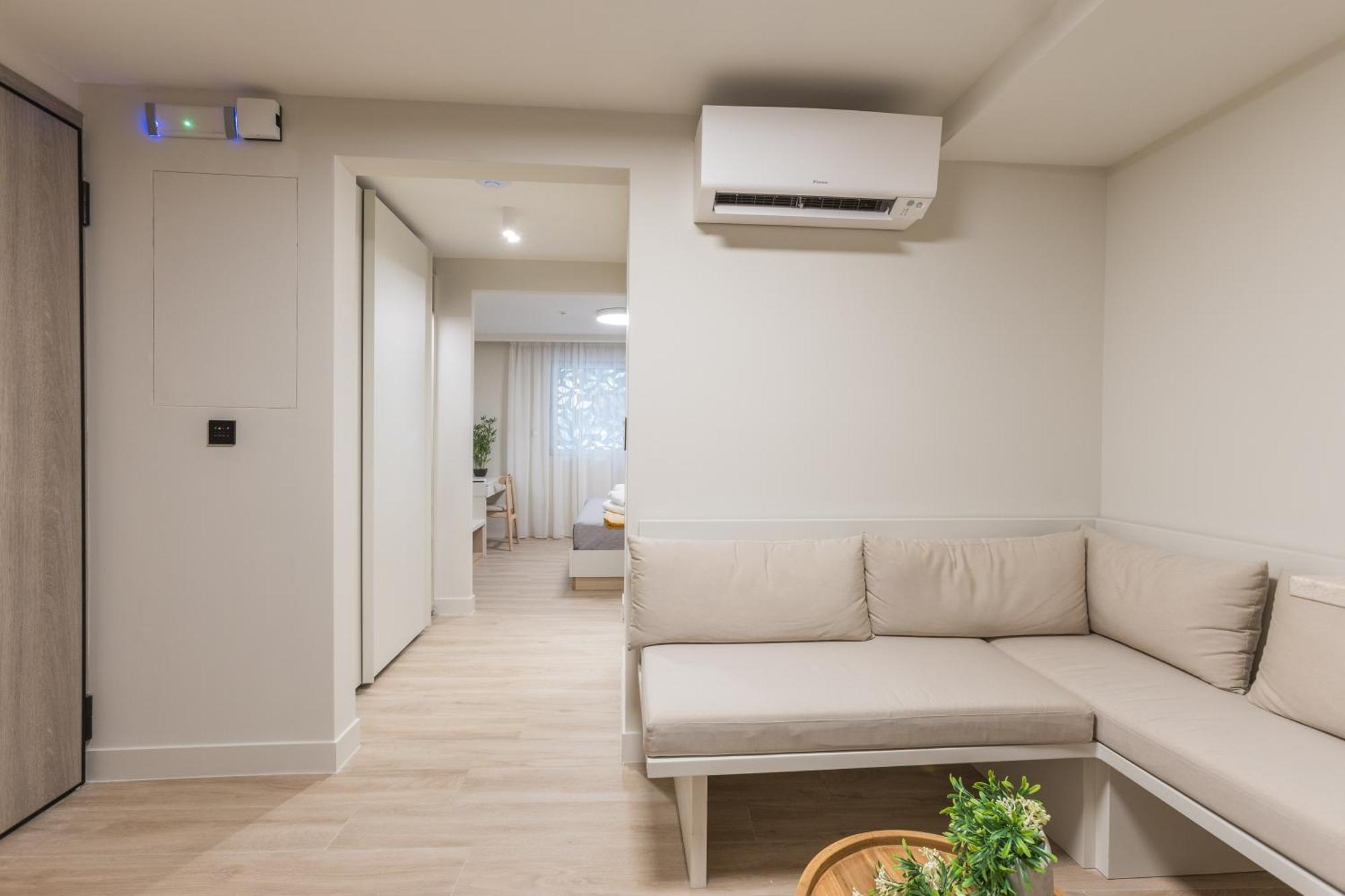 The Mediterranean Suites Piraeus Bagian luar foto