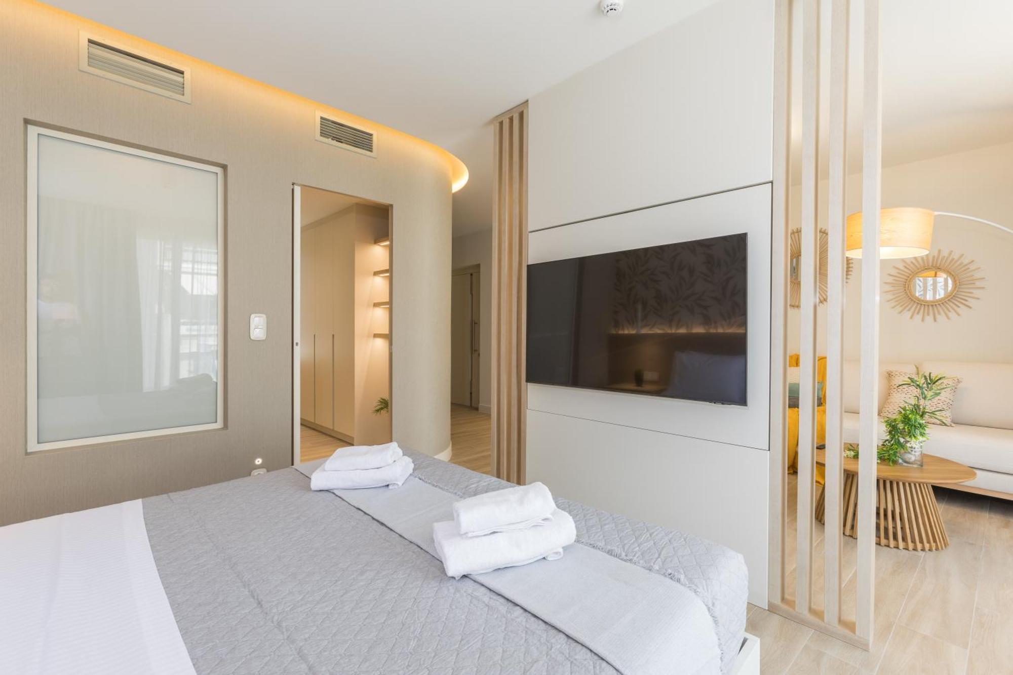The Mediterranean Suites Piraeus Bagian luar foto