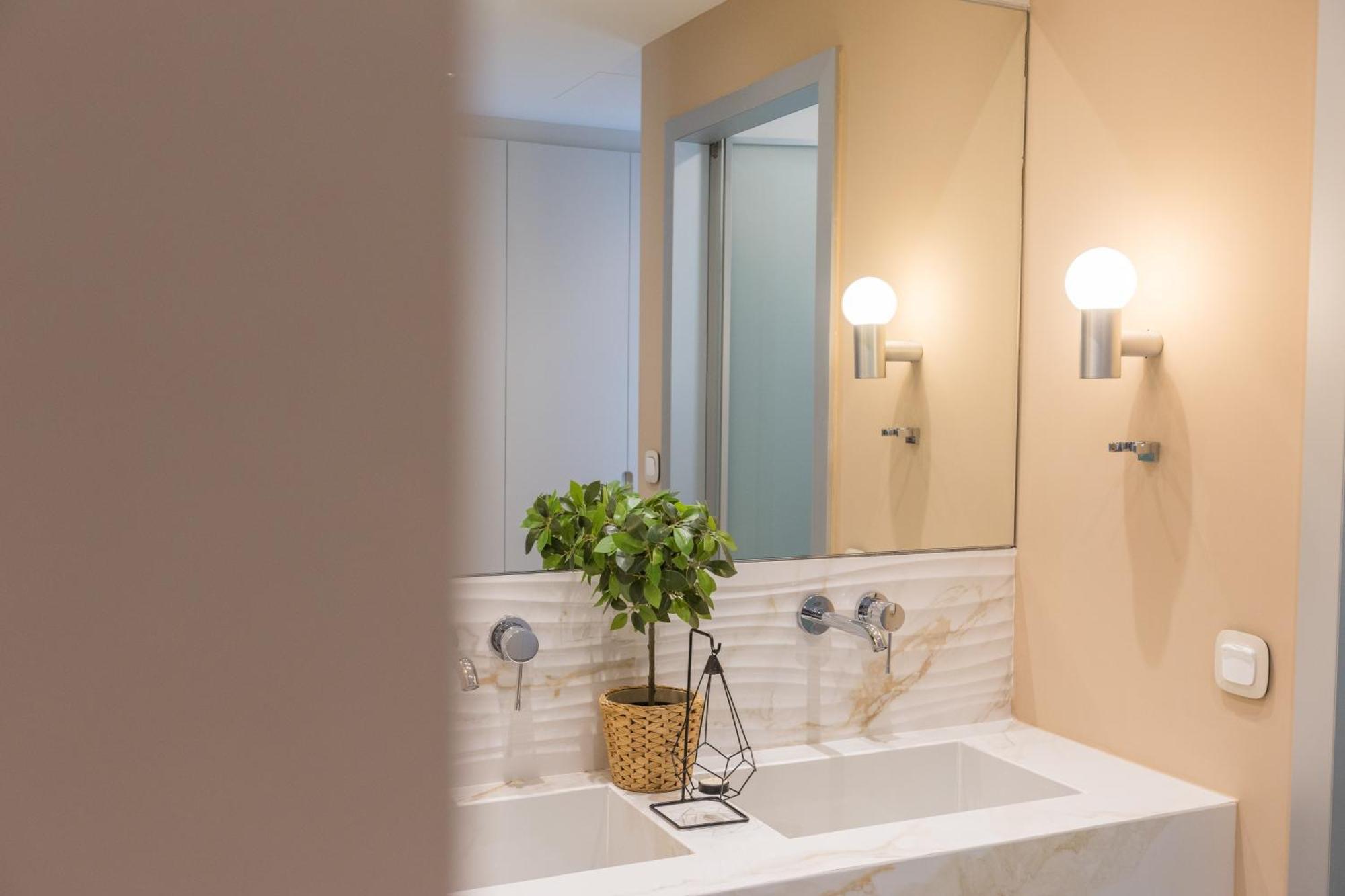 The Mediterranean Suites Piraeus Bagian luar foto