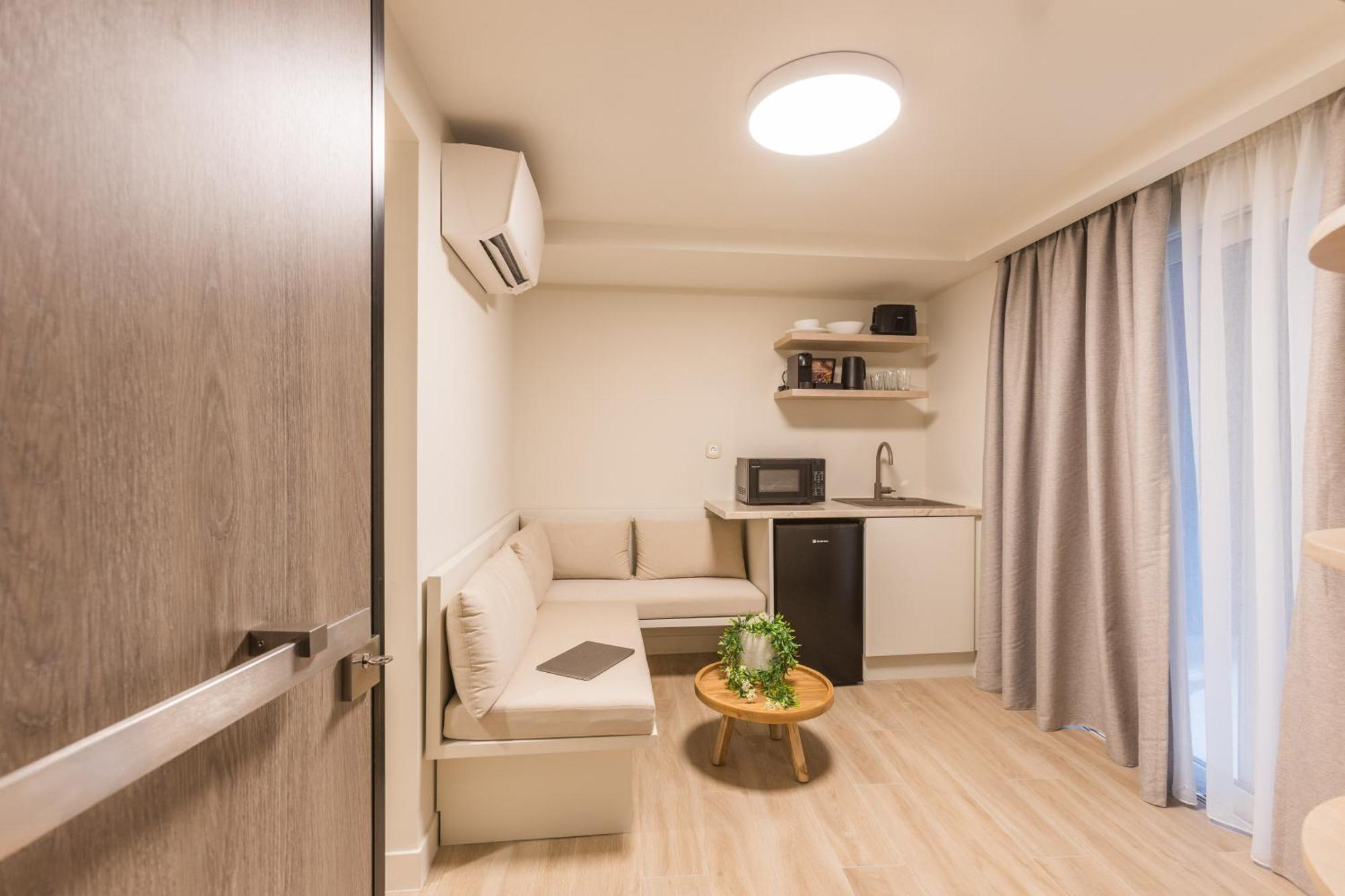 The Mediterranean Suites Piraeus Bagian luar foto