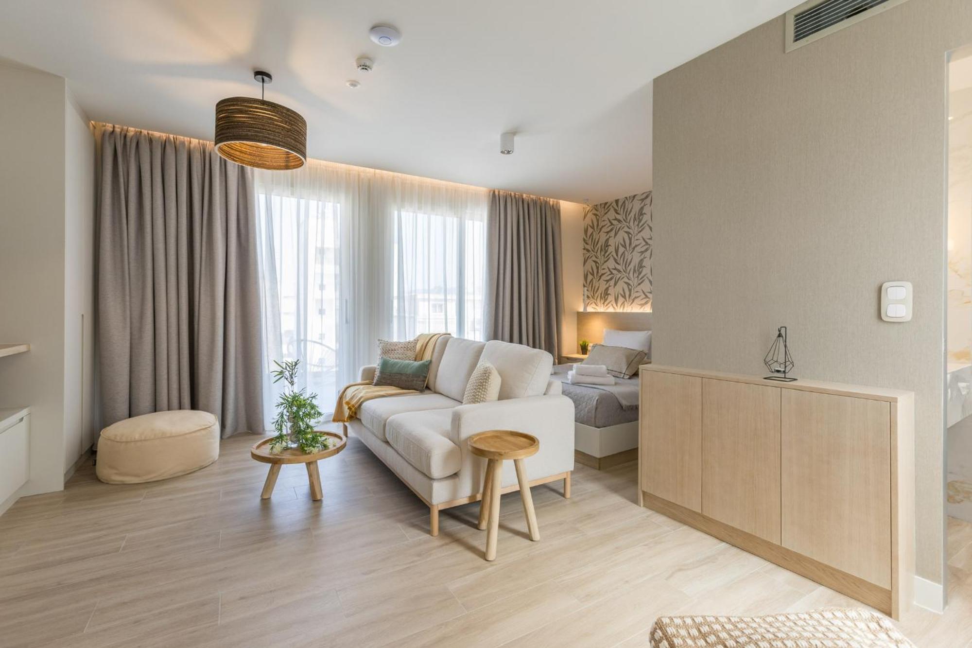 The Mediterranean Suites Piraeus Bagian luar foto