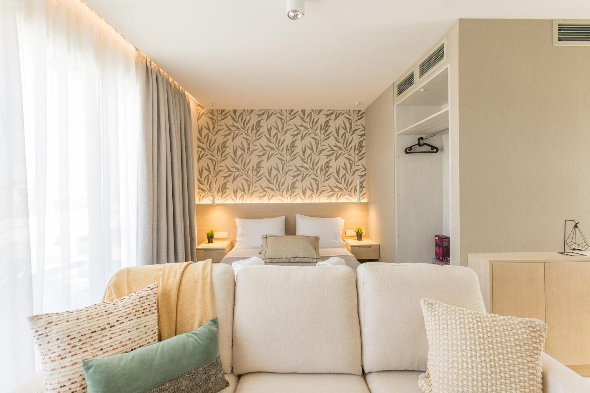 The Mediterranean Suites Piraeus Bagian luar foto